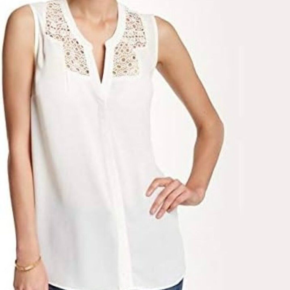 Daniel Rainn White Round Split neck split back crochet bodice blouse, size M